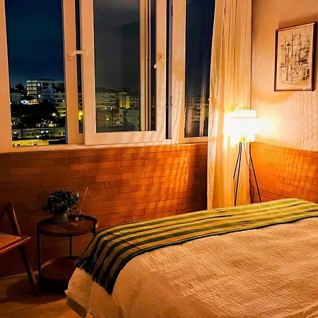 Casa Do Mocho Private In Lisbon Homestay szállás